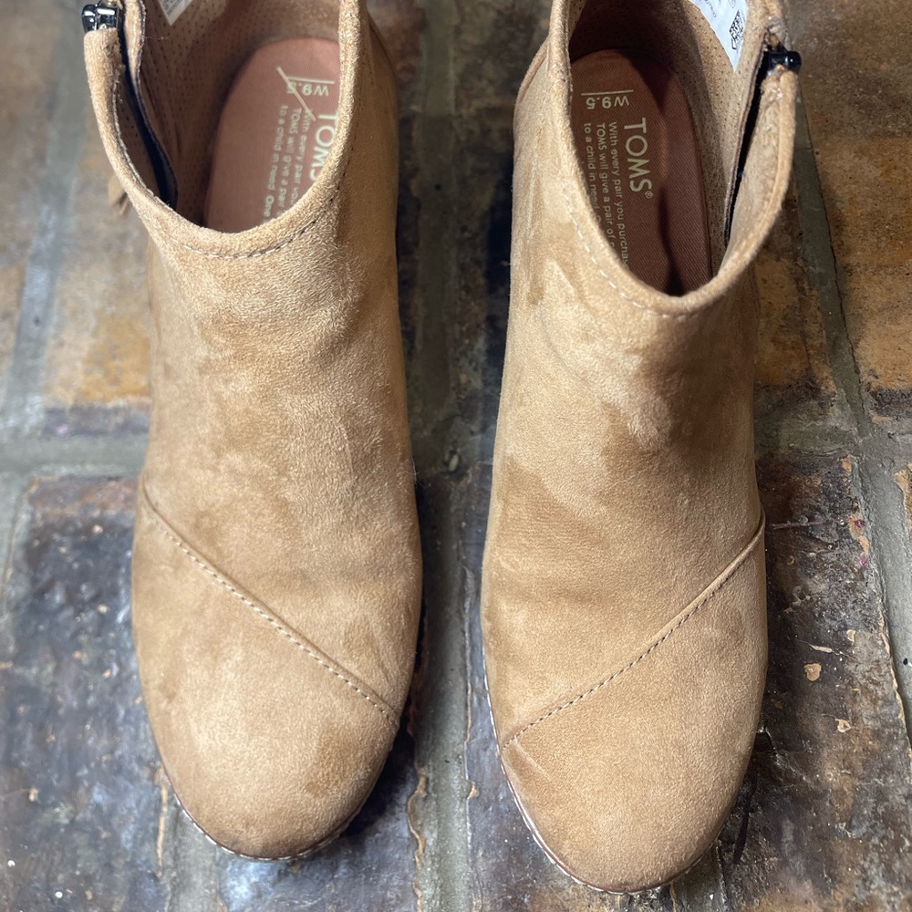 Toms Wedge Bootie